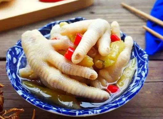 做泡椒鳳爪放檸檬好吃嗎?泡椒鳳爪里面為什么要放檸檬