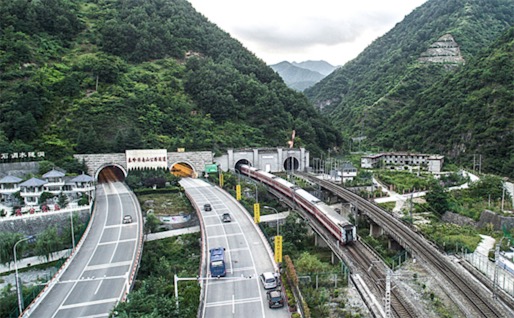 世界最長的雙孔公路隧道 秦嶺終南山特長公路隧道長18.04公里