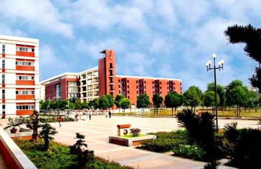 9、長江大學.jpg