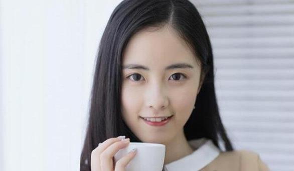 四、深圳大學(xué)校花——粟璐雅.jpg