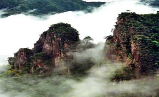 三、雙峰插云.jpg
