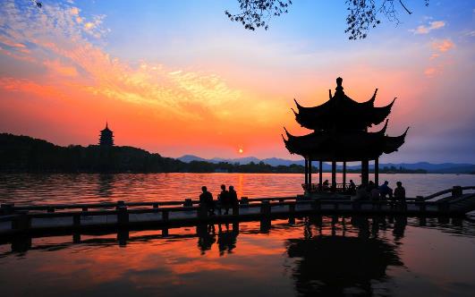 二、雷峰夕照.jpg