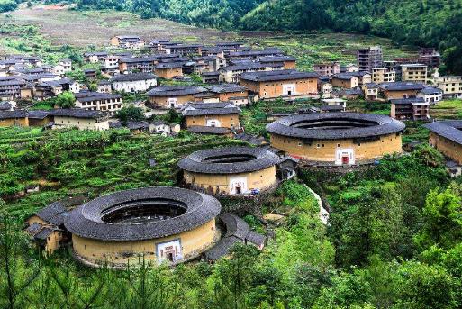 中國(guó)十大特色民居排行榜,福建土樓和大自然完美融合