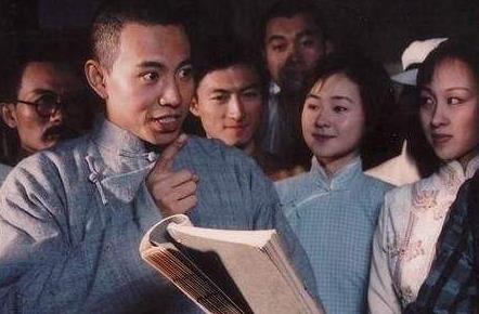 中國經(jīng)典十大革命劇排行榜,《我們的法蘭西歲月》評分9.1