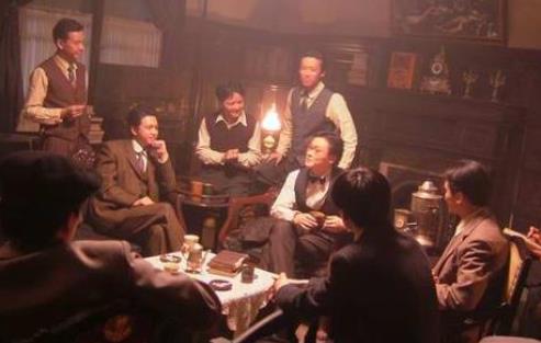 中國經(jīng)典十大革命劇排行榜,《我們的法蘭西歲月》評分9.1