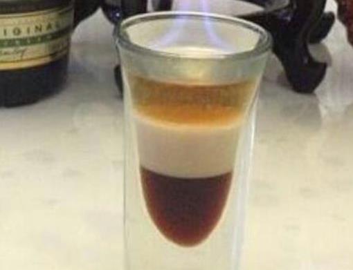 十大最烈雞尾酒排名,Long Island Iced Tea喝了很容易上頭