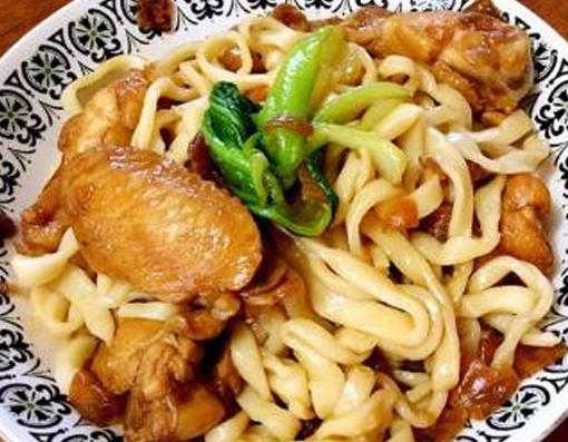 威海十大小吃排名,千層餅是傳統(tǒng)面食,喜餅是當?shù)亟Y(jié)婚必備品