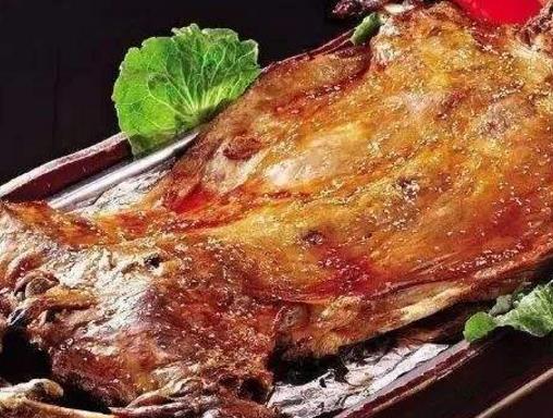 濟南必吃十大小吃排名,壇子肉肥而不膩,草包包子口感細膩