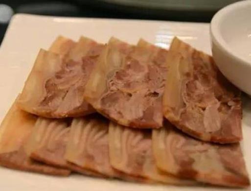 昆山十大小吃排名,石浦羊肉是昆山傳統(tǒng)美食,襪底酥清香松脆