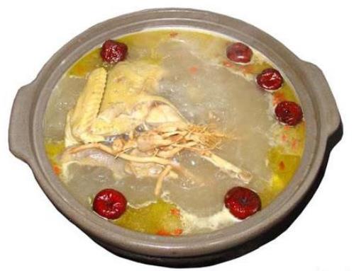 吉林十大小吃排名,虎皮扣肉是特色美食,三套碗席特別可口