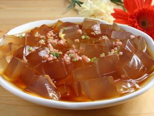 青島十大小吃排名,辣炒蛤蜊很獨特,烤小雞是青島傳統(tǒng)菜