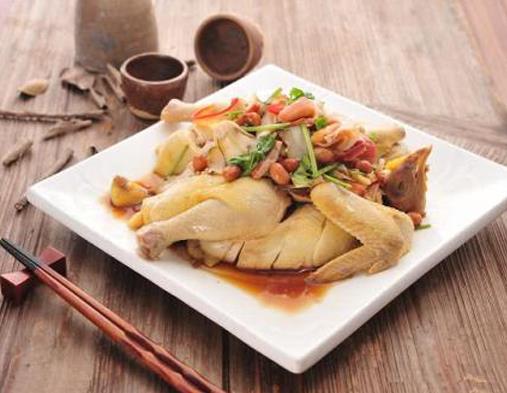 煙臺人氣最旺餐廳排行,多嘴肉蟹煲回頭客多,茅廬印象很火爆