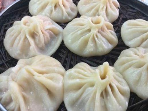 長春小吃一條街排名,桂林路的肉蟹煲很好吃,紅旗街很出名