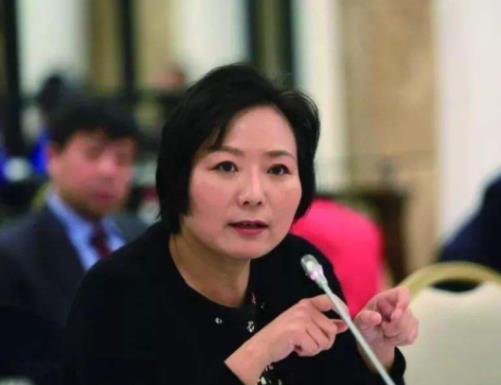 胡潤中國女企業家排行榜,楊惠妍是碧桂園聯席主席,吳亞軍位居第二