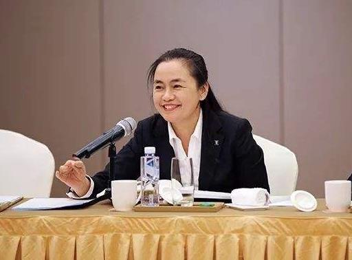 胡潤中國女企業家排行榜,楊惠妍是碧桂園聯席主席,吳亞軍位居第二