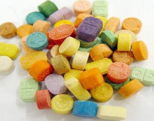 世界十大毒品排行榜,海洛因會導致人格分裂,冰毒能損害器官