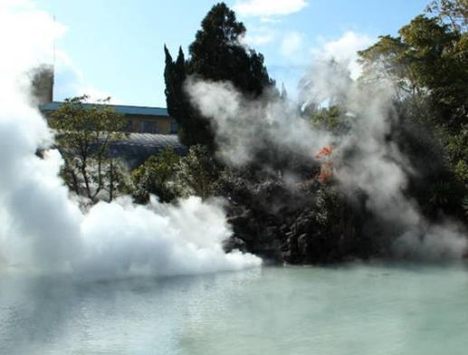 世界十大奇特的自然景觀,五色河很夢幻,七色土由火山噴發