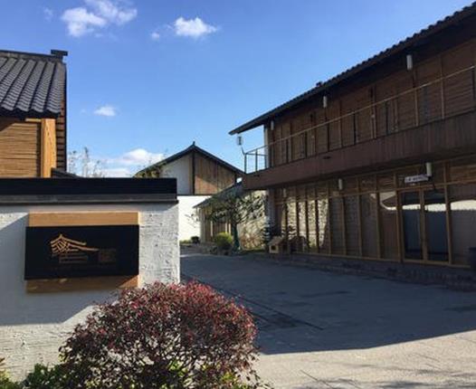 十大國內民宿品牌,松贊綠谷環境優美,山里寒舍有歷史沉淀感