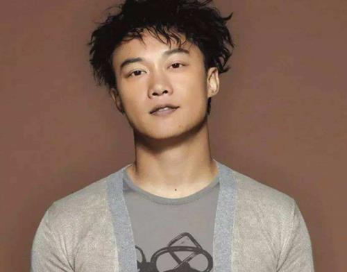 陳奕迅最火的十首歌曲,《十年》《K歌之王》是無(wú)數(shù)人的回憶