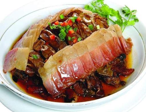 中國十大頂級名菜排名,北京烤鴨肥而不膩、麻婆豆腐濃郁獨特