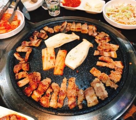 韓國六大特色美食排行榜,韓國泡菜鮮辣味十足,參雞湯滋補養顏