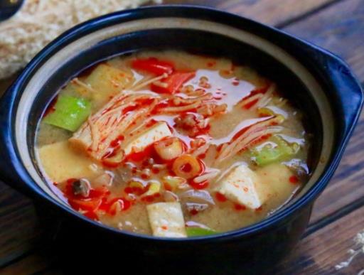 韓國六大特色美食排行榜,韓國泡菜鮮辣味十足,參雞湯滋補養顏