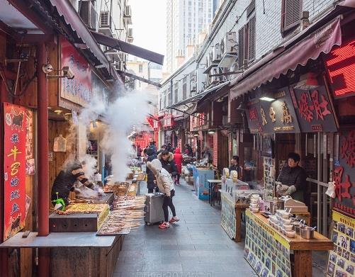 青島十大網紅景點排名,五四廣場是青島市地標、八大關適合拍照