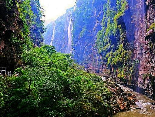 中國十大人少好玩的景點,羅平峰林、馬嶺河峽谷環境清幽