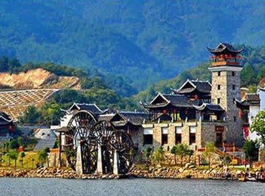 武漢十大冬季旅游好去處,東湖風景區、武漢市黃鶴樓公園資源豐富