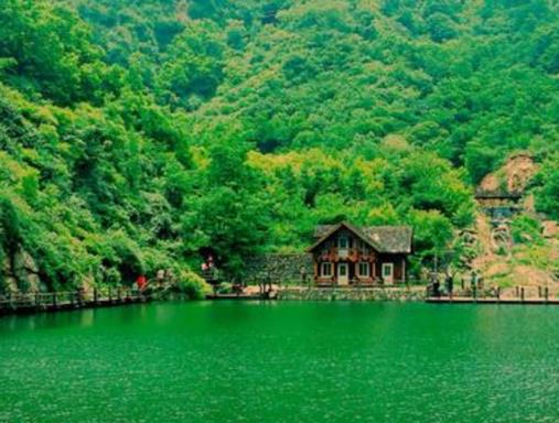濟南十大最受歡迎景點排名,大明湖景區(qū)、趵突泉景區(qū)都是熱門景點