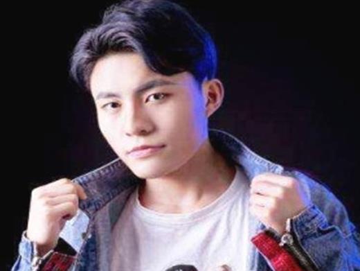 王者榮耀十大中單選手排行榜,CAT貓神能力突出、久誠的游戲手感好