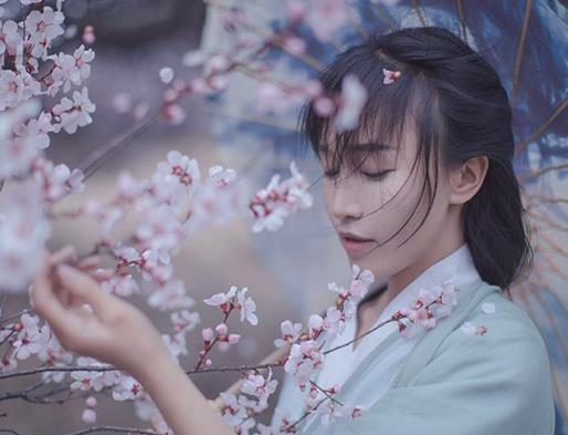 中國十大最火網紅排名,papi醬實力不可小覷、一禪小和尚粉絲突破千萬