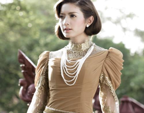 泰國(guó)十大身價(jià)最高明星排名,通猜被稱為泰國(guó)歌神,納得克·庫(kù)吉米亞很帥