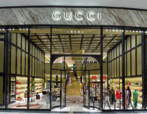 世界十大時尚男裝品牌排名,法國鱷魚阿瑪尼、阿瑪尼是知名奢侈品牌
