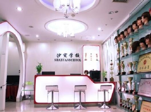 美容美發(fā)十大職業(yè)學(xué)校排名,上海維麗婭美容化妝學(xué)校師資力量雄厚