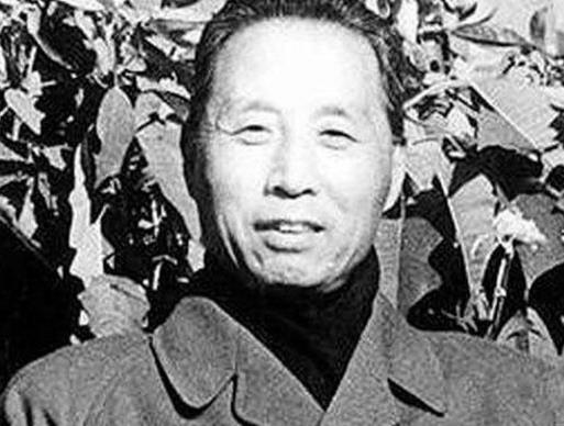 北京十大詩人排行榜,啟功的作品收藏價值極高,石評梅作詩委婉