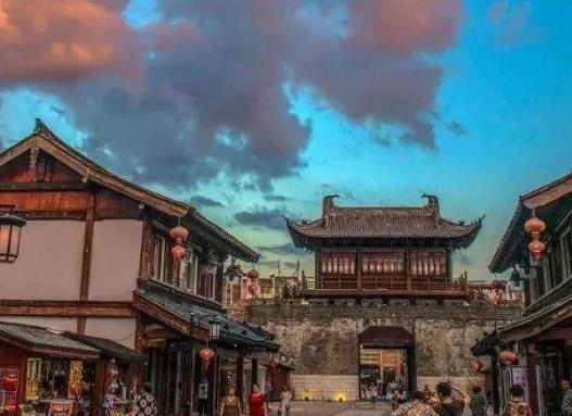 贛州十大風(fēng)景名勝景點(diǎn),羅漢巖風(fēng)景名勝區(qū)、郁孤臺(tái)歷史文化街區(qū)體驗(yàn)感好
