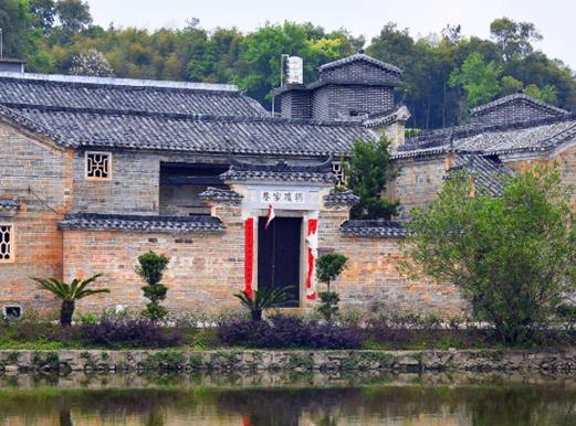 贛州十大風(fēng)景名勝景點(diǎn),羅漢巖風(fēng)景名勝區(qū)、郁孤臺(tái)歷史文化街區(qū)體驗(yàn)感好