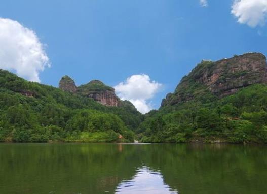 贛州十大風(fēng)景名勝景點(diǎn),羅漢巖風(fēng)景名勝區(qū)、郁孤臺(tái)歷史文化街區(qū)體驗(yàn)感好