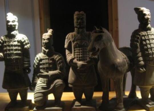 陜西十大傳統(tǒng)手工藝品,皮影戲源遠(yuǎn)流長、陜北剪紙粗獷大氣