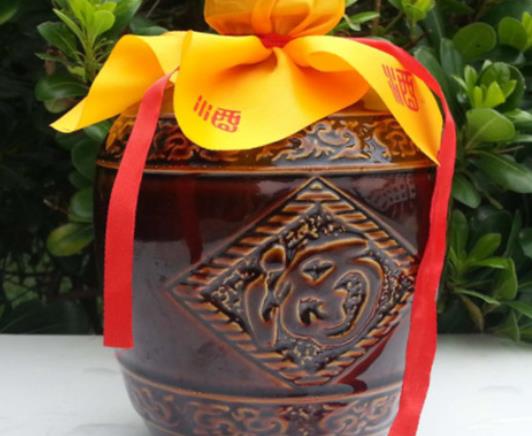 甘肅十大名酒排行榜,皇臺(tái)酒香味綿長(zhǎng)、古河州在本地非常有名