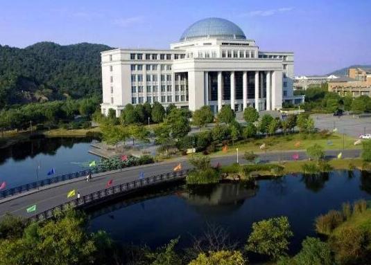 浙江十大最美大學校園,浙江大學歷史悠久、浙江工業大學校園環境優雅