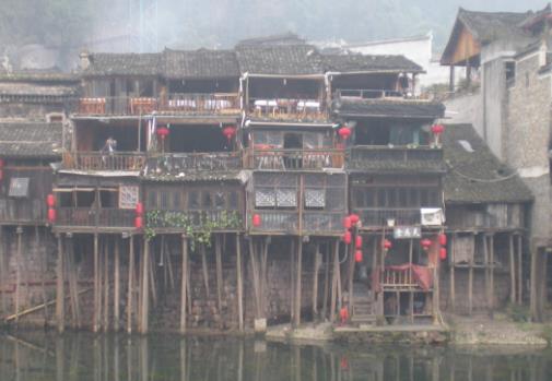 全國十大免費旅游景點排行 湖南鳳凰古城為典型的少數民族聚居區