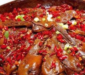 干鍋鴨頭排行榜 一品渝香干鍋鴨頭以餐飲服務(wù)為主鎖餐飲企業(yè)