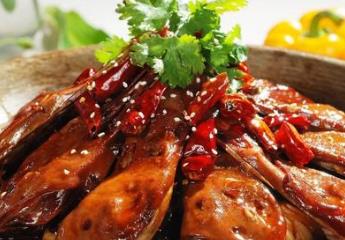 干鍋鴨頭排行榜 一品渝香干鍋鴨頭以餐飲服務(wù)為主鎖餐飲企業(yè)