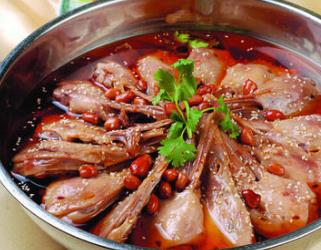 干鍋鴨頭排行榜 一品渝香干鍋鴨頭以餐飲服務(wù)為主鎖餐飲企業(yè)