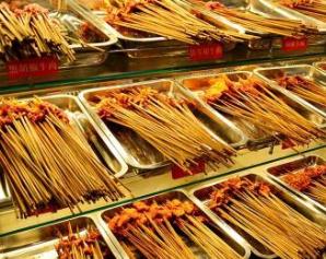 成都串串香十大品牌 小龍串燒擁有獨特的專業技術和經營方案