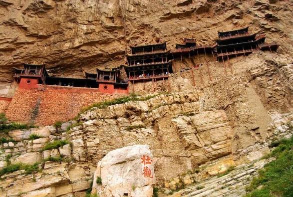 中國最險的三大寺廟 位于山頂懸崖峭壁之間 雙塔山最負(fù)盛名
