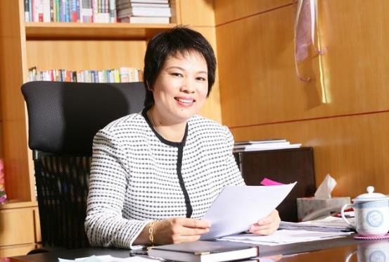 2018中國十大女富豪排行榜 女首富楊惠妍以2000億列全球華人榜第四