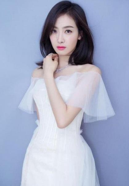 2018女星網絡熱度排名 楊紫第七 趙麗穎第3 榜首迪麗熱巴人氣最高